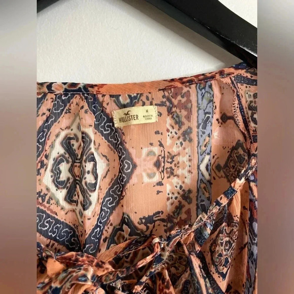 💚 Hollister - patterned boho long sleeve top peachy coloured- medium - Picture 2 of 4